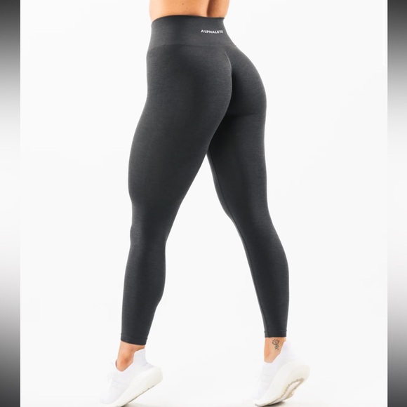 Alphalete• Amplify Legging• Color: Shadow• Small• - Picture 2 of 5